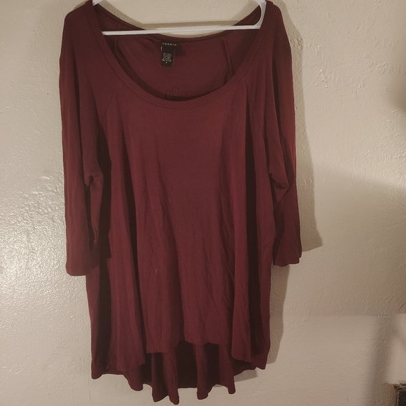Torrid Women's Burgundy/purplish stylish Top Casual size 0, floral print on back - Picture 5 of 10